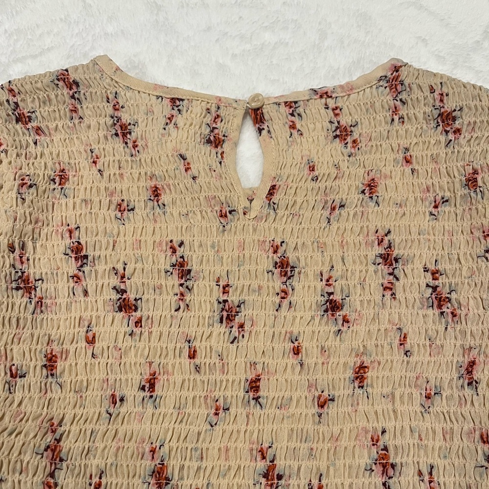 Live 4 Truth Floral Smocked Puff Sleeve Crop Blouse - Medium - Picture 5 of 9